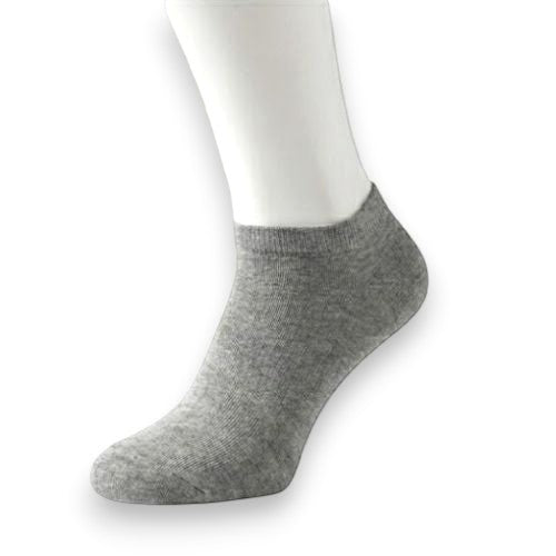 Calcetín tipo tines gris de El buen Tin, fabricado en material suave y transpirable para uso diario con tenis.